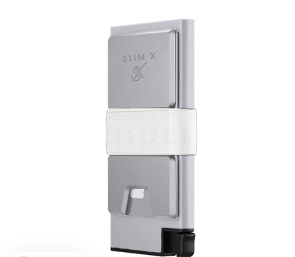 SlimX smart wallet in Silver, front view 